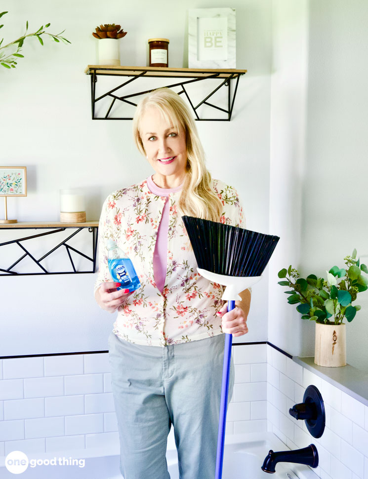 bathtub cleaning trick