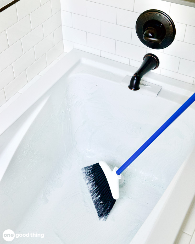 bathtub cleaning trick