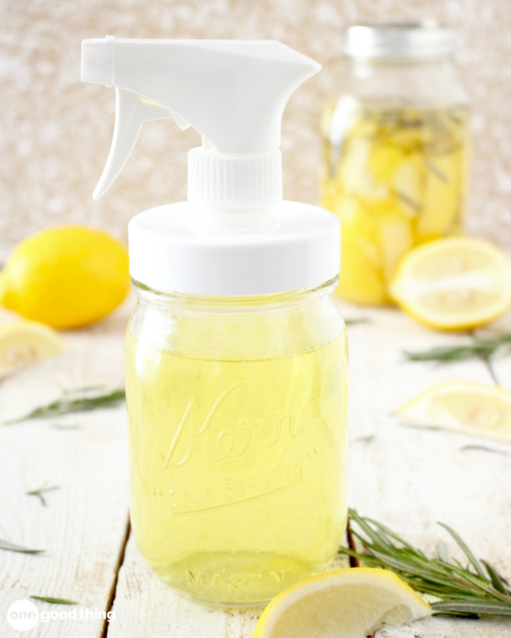 Cleaning with scented vinegar deodorizes and makes your house smell good