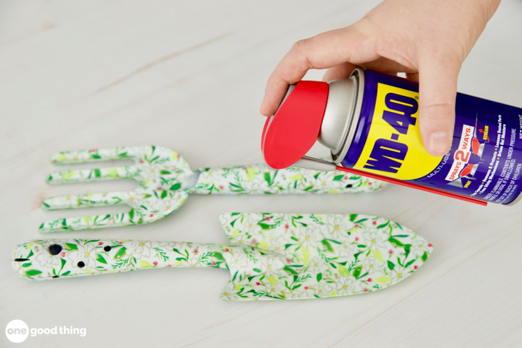 Uses for WD-40 - spraying on gardening hand tools